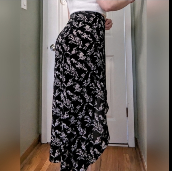 Forever 21 Black & Grey Floral High Low Skirt | Size Small - Picture 3 of 6